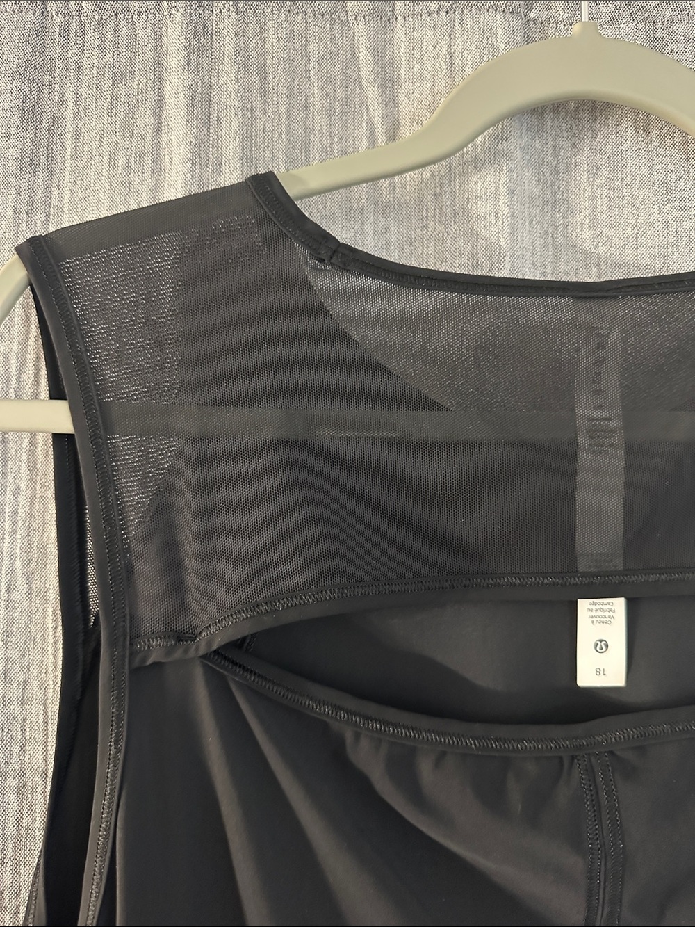 lululemon athletica Black Mesh-Shoulder Active Tank - Picture 6 of 8